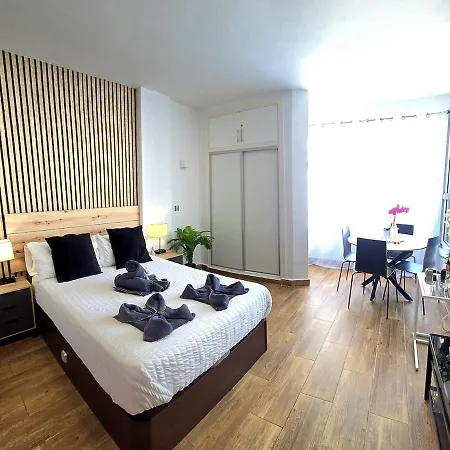 The Harmony Luxe Center With Seasonal Pool Free Wifi And Netflix By Namaste Elite 公寓