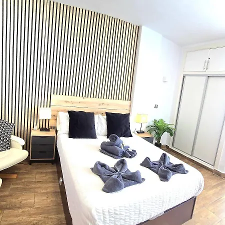 The Harmony Luxe Center With Seasonal Pool Free Wifi And Netflix By Namaste Elite 公寓