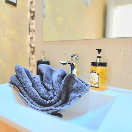 The Harmony Luxe Center With Seasonal Pool Free Wifi And Netflix By Namaste Elite 公寓 托雷莫利诺斯